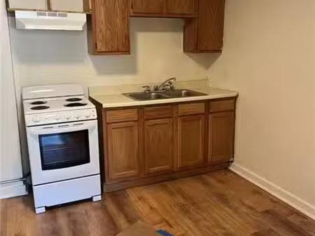 Condo for rent in Monroeville