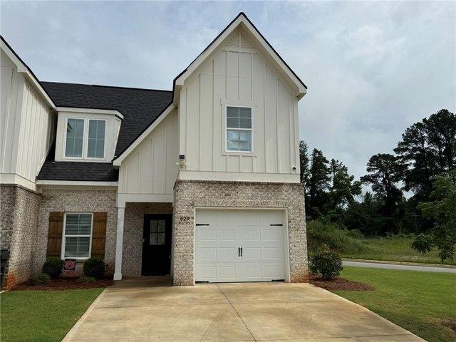 Townhouse for sale in Auburn, Alabama
