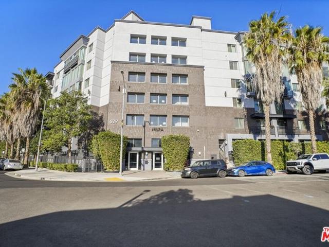 Condo for sale in Canoga Park, California