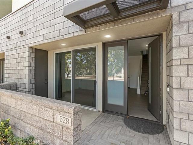 Condo for sale in Costa Mesa, California
