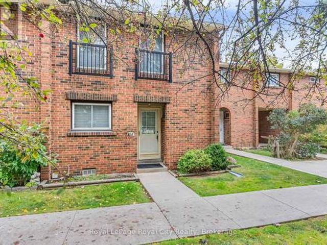 Townhouse for sale in Onward Willow Neighbourhood Group, Guelph