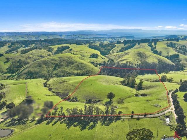 Cottage for sale in Mirboo, Victoria