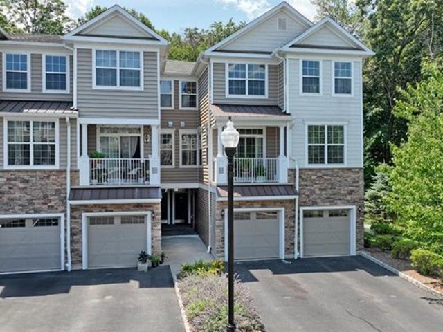 Townhouse for sale in Montvale, New Jersey