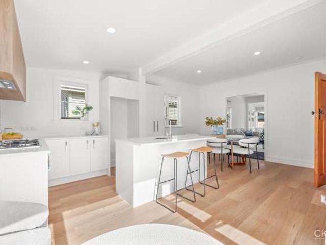 House for sale in Days Bay, Wellington