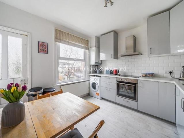 Apartment for rent in Tooting Graveney, Greater London