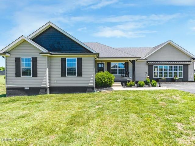 House for sale in Oakland, Kentucky