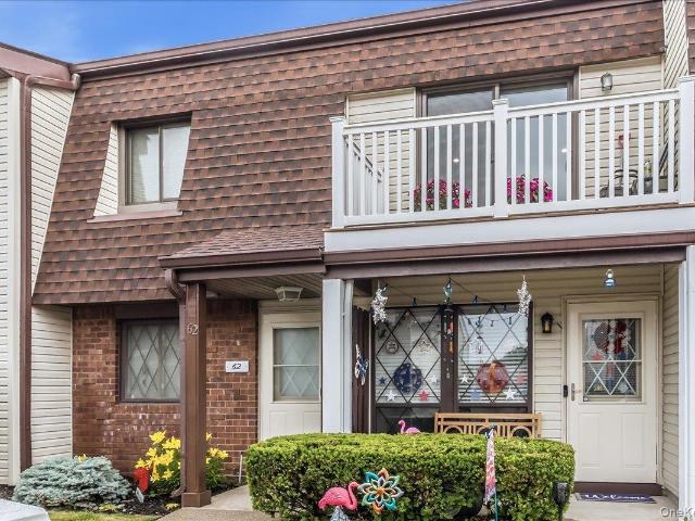 Condo for sale in Babylon, New York