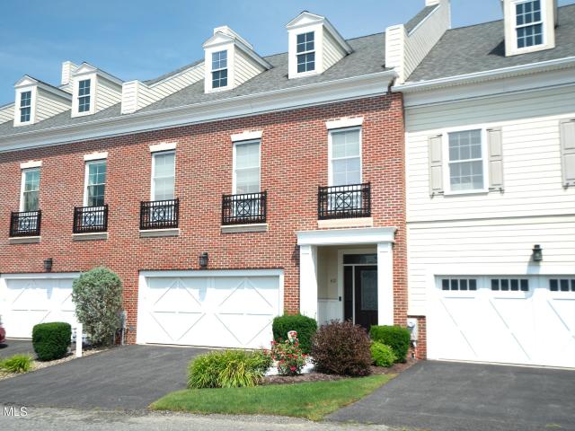 Townhouse for sale in Latham