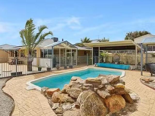House for rent in Halls Head