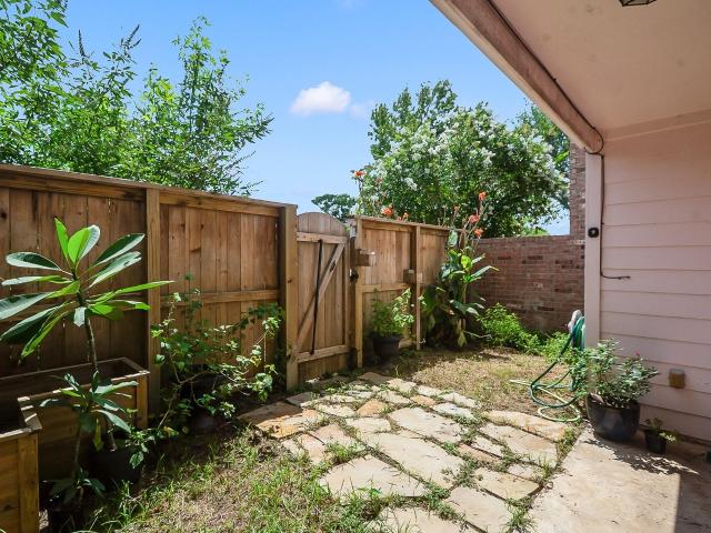 Townhouse for sale in Lake Jackson, Brazoria County