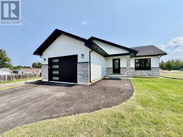 House for sale in Pembroke, Ontario