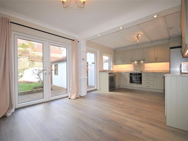 Detached House to rent in Leopardstown, North Tipperary