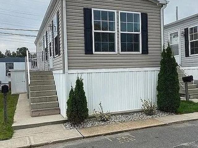 House for sale in Avenel, New Jersey