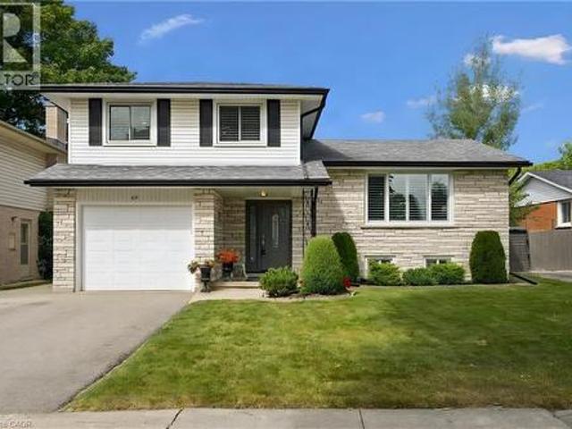 House for sale in Heritage Park, Kitchener