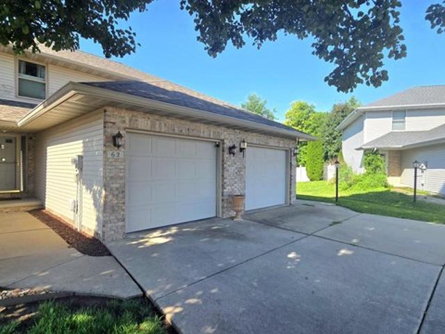 Condo for sale in Chatham, Illinois