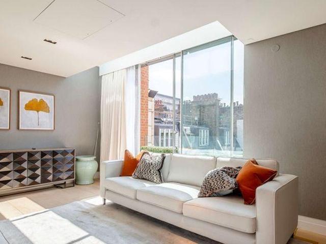 Apartment for rent in Mayfair, Greater London