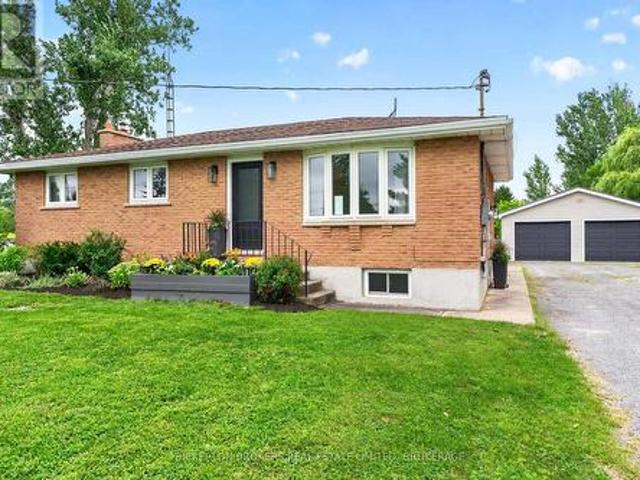 House for sale in Ontario