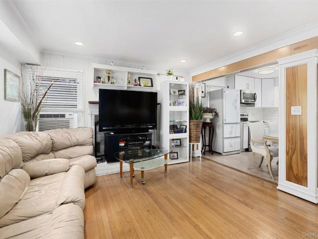 House for sale in Thornwood, New York