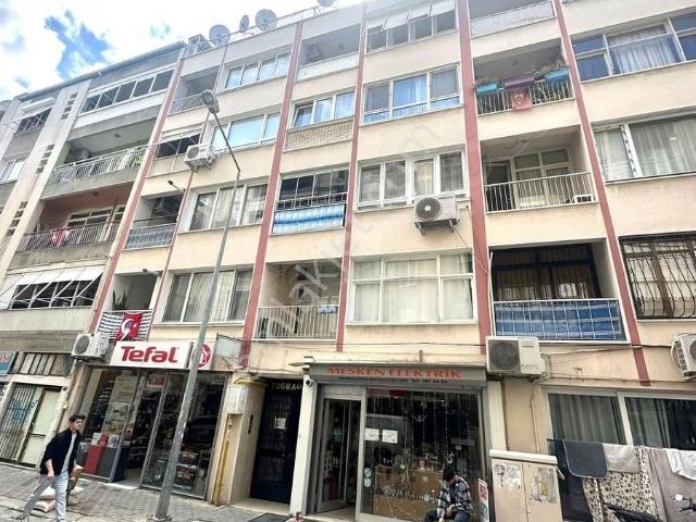 Karşiyaka, İzmir içerisinde satılık mülk