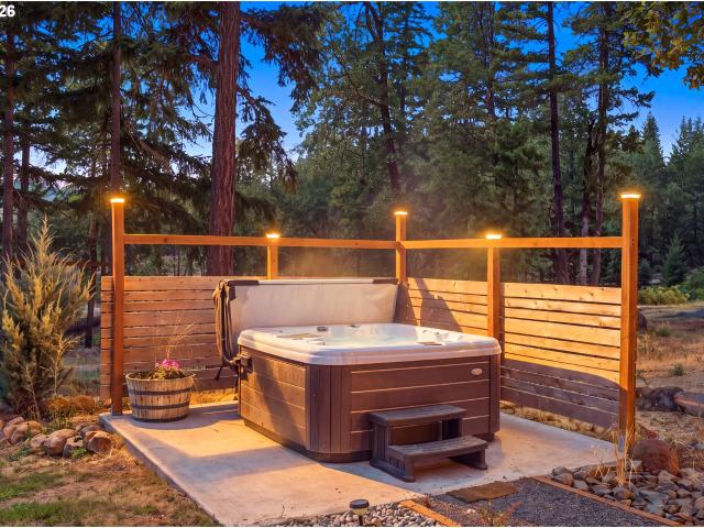 House for sale in White Salmon, Washington