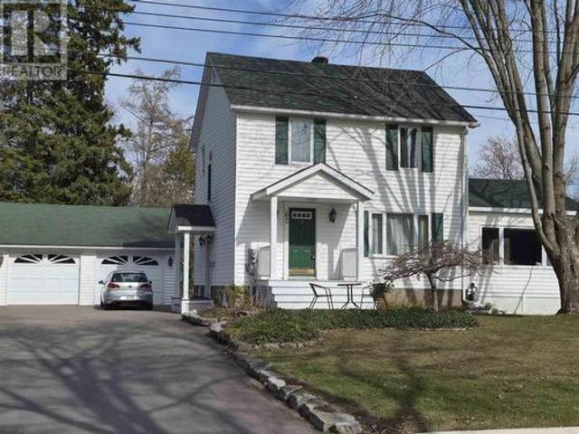 House for sale in Sault Sainte Marie, Ontario
