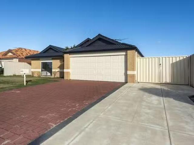 House for rent in Secret Harbour