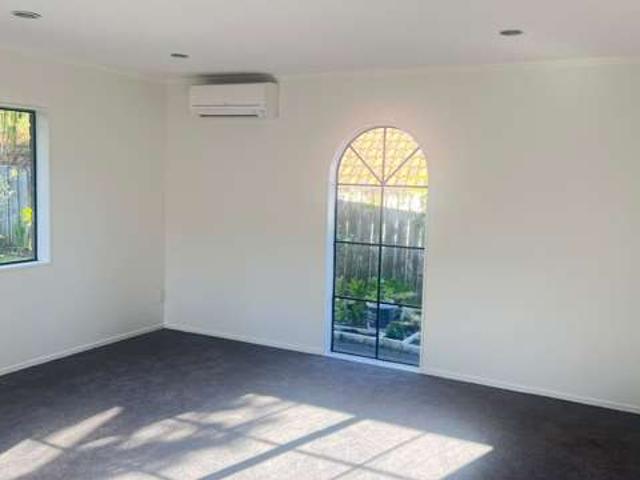House for rent in Paremoremo