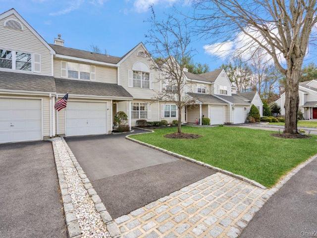 Condo for sale in Bohemia, New York