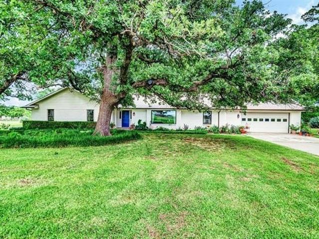 House for sale in Whitesboro, Grayson County