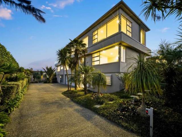 House for sale in Castor Bay