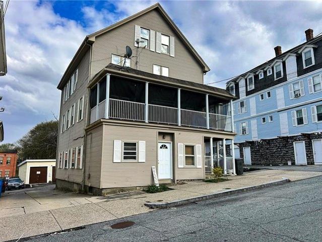 House for sale in Lincoln, Rhode Island