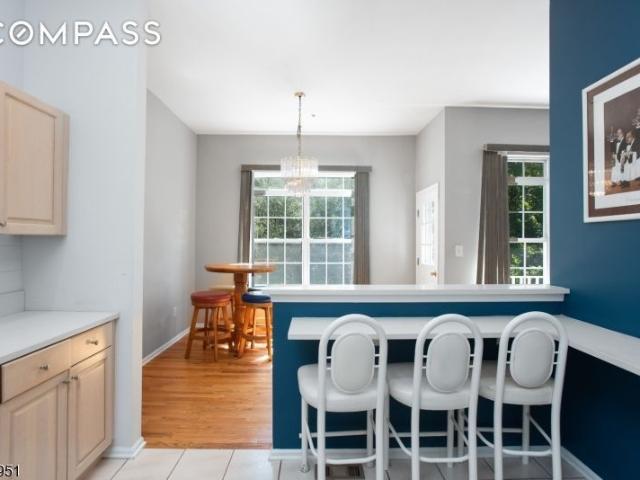 Townhouse for sale in Berkeley Heights, New Jersey