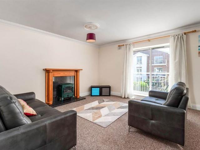 Apartment to rent in Bluebell, North Tipperary
