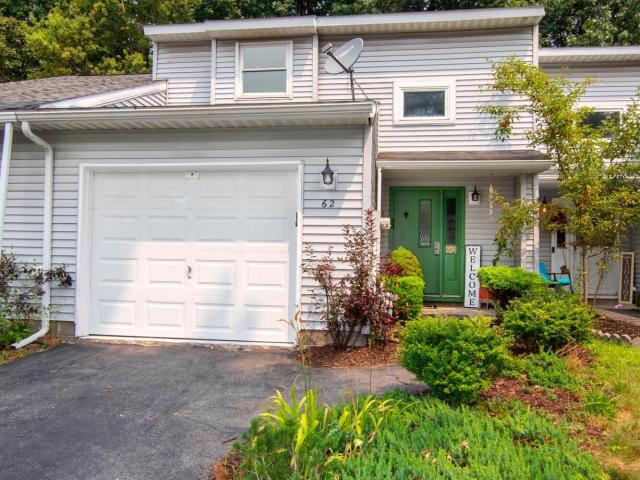 Townhouse for sale in Clifton Park