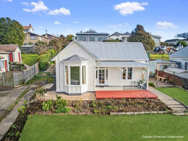 House for sale in Otakou