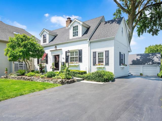 House for sale in Clarendon Hills, Illinois