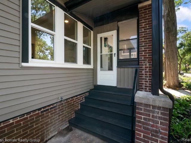 House for sale in Pleasant Ridge, Michigan