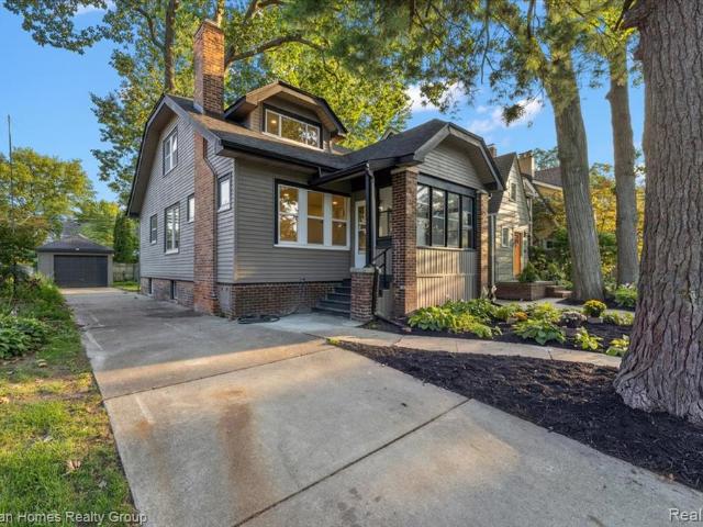 House for sale in Pleasant Ridge, Michigan