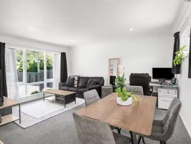 House for sale in Days Bay, Wellington