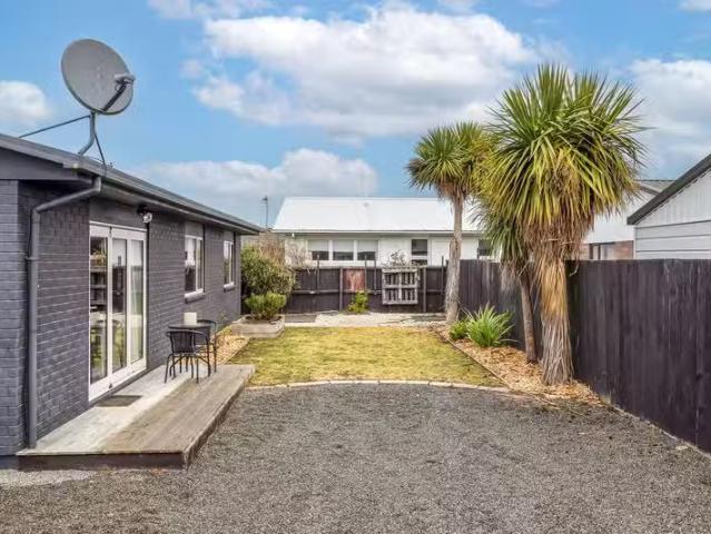House for sale in Chaslands, Canterbury