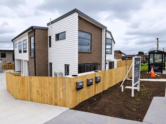 House for rent in Massey, Henderson-Massey