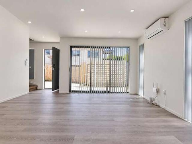 House for rent in Massey, Henderson-Massey