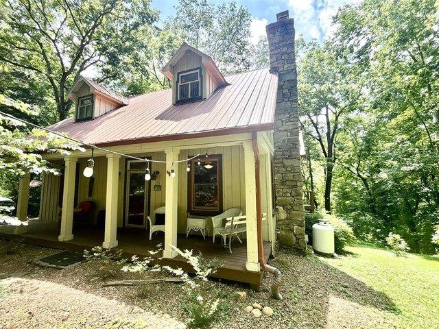 House for sale in Adolphus, Kentucky
