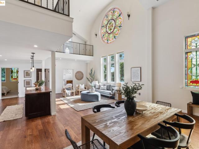 Condo for sale in Oakland