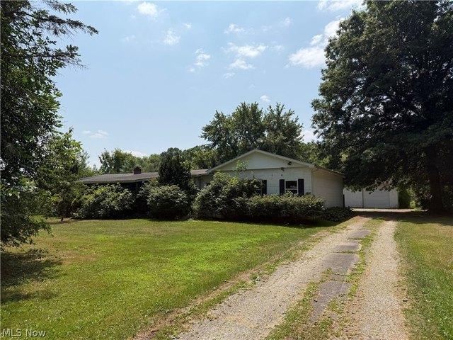 House for sale in Thompson, Ohio