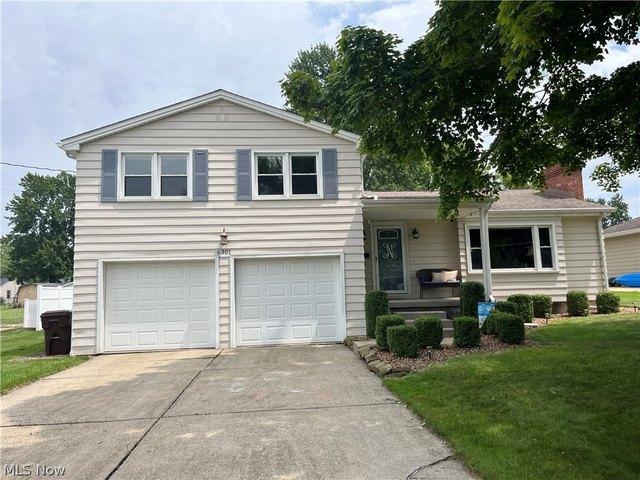 House for sale in Poland, Ohio