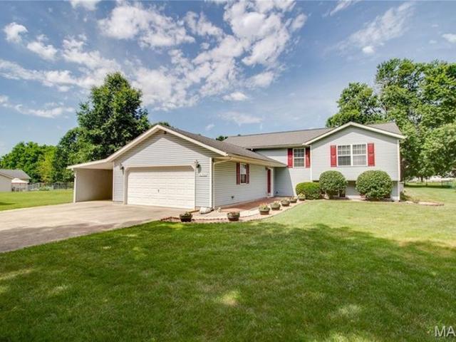 House for sale in Alton, Illinois