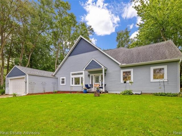 House for sale in Hamburg, Michigan