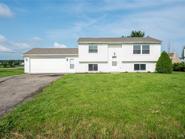 House for sale in Niagara, New York