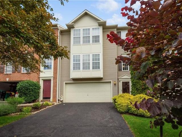 Townhouse for sale in Bridgeville, Pennsylvania